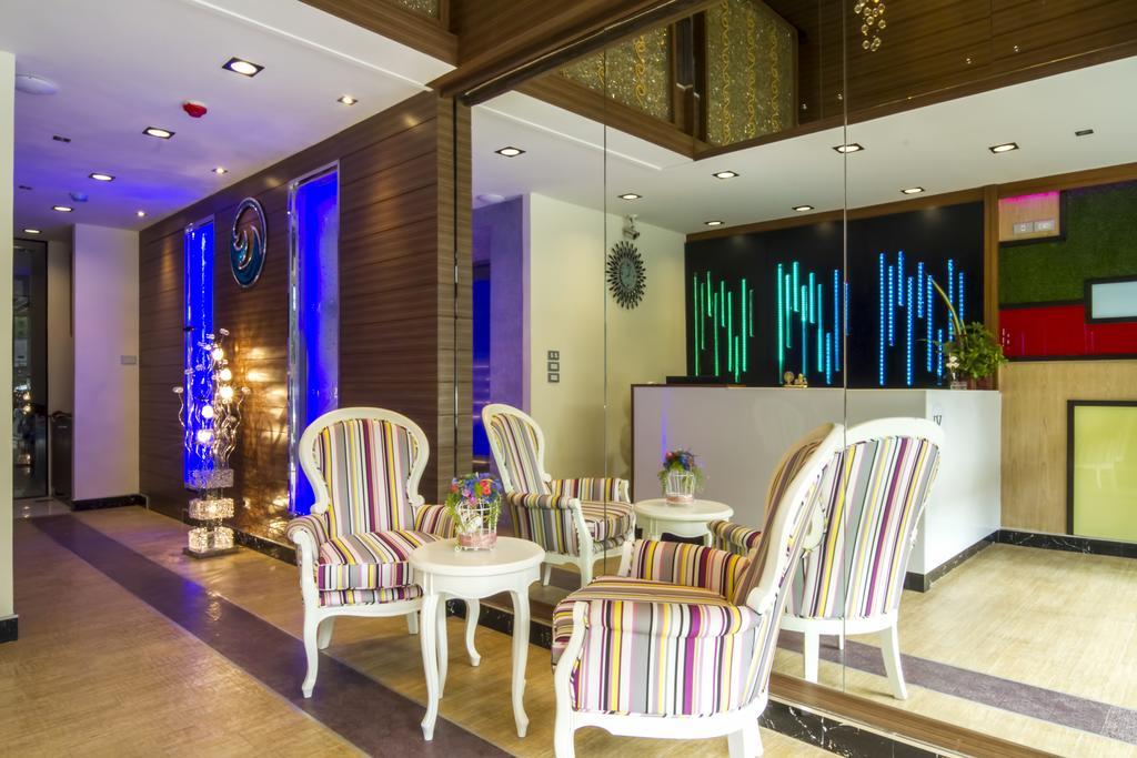 Eleven Avenue Suites Bangkok Exterior foto