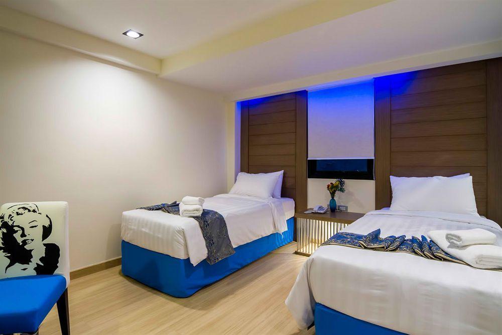 Eleven Avenue Suites Bangkok Exterior foto