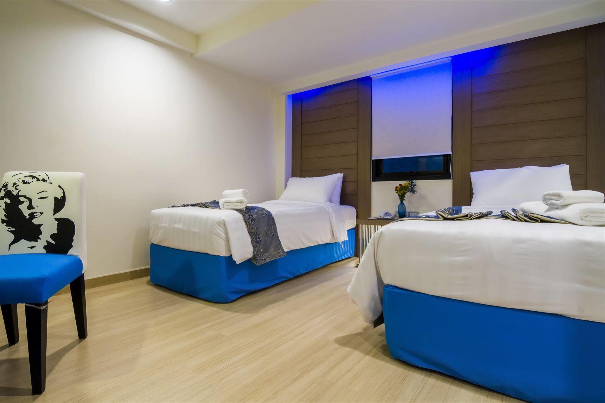 Eleven Avenue Suites Bangkok Exterior foto